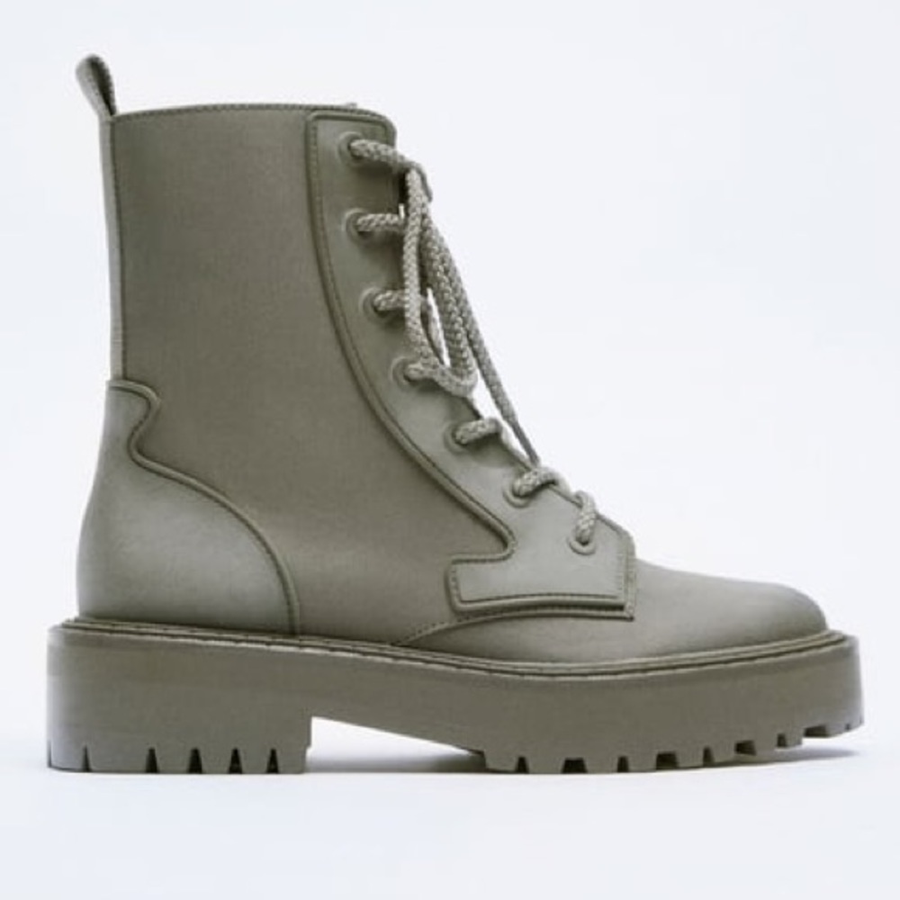 ZARA Sz 8 / 38 lace up chunk heel boots